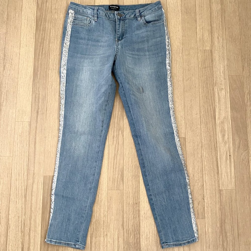 BEBE JEANS Light Blue Stonewashed Sequin Inserts On Sides Size 29